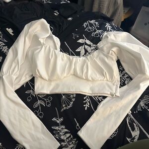 Zara puffy sleeve crop top